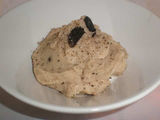 Puré de papas con ajo negro Puré de papas con ajo negro