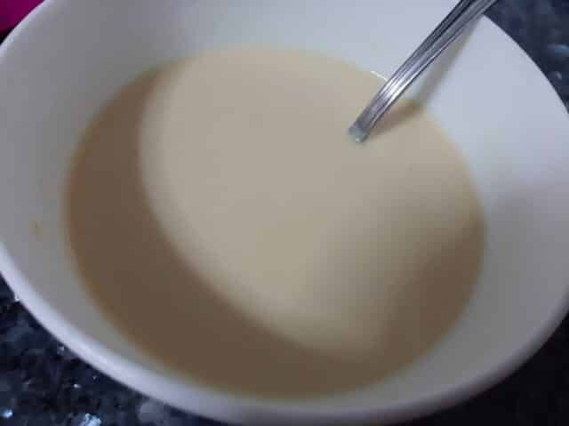 Disolver el polvo para natillas