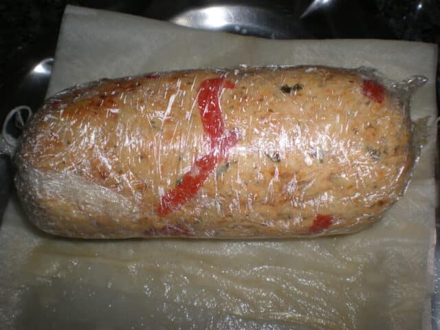 Fiambre casero de pollo y piñones