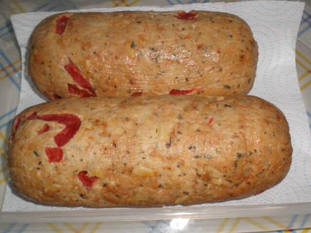 Fiambre casero de pollo y piñones