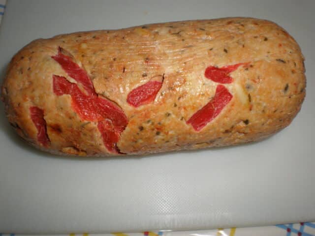 Fiambre casero de pollo y piñones