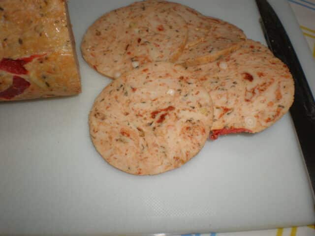 Fiambre casero de pollo y piñones