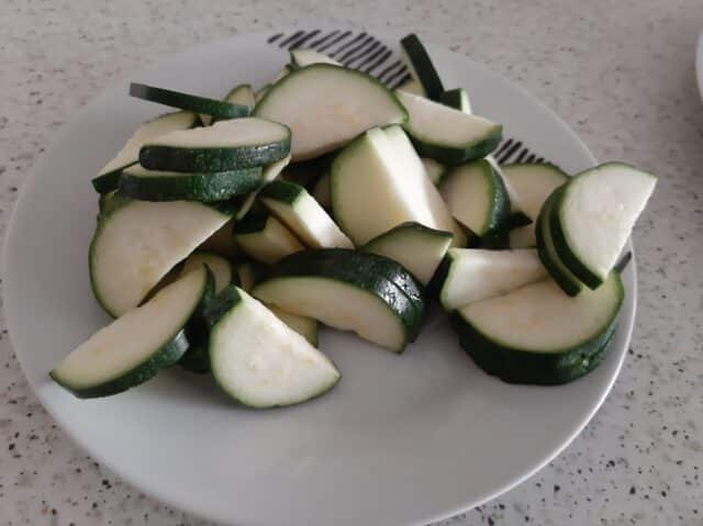 Pepino en medias lunas