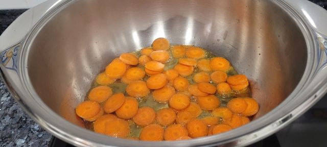 Freír las zanahorias