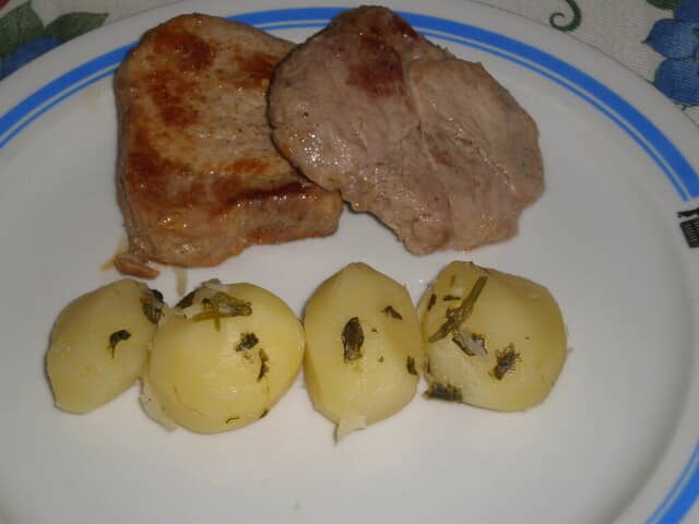 Medallones de lomo de cerdo con papas 