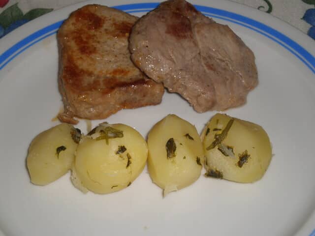 Medallones de lomo de cerdo con papas 