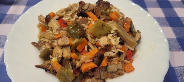 Arroz con costillas asadas