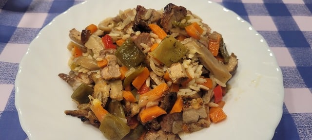 Arroz con costillas asadas