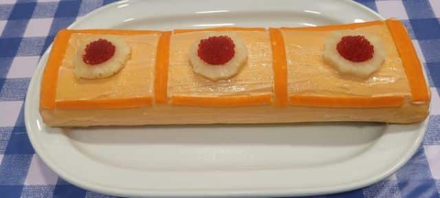 Brazo gitano con surimi y piña Brazo gitano con surimi y piña