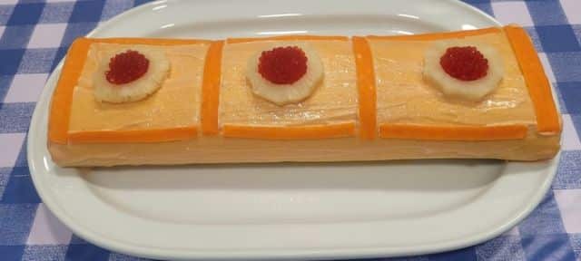 Brazo gitano con surimi y piña Brazo gitano con surimi y piña