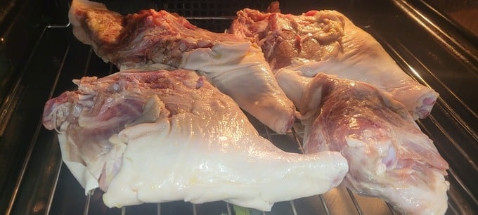 Piernas de lechón al horno