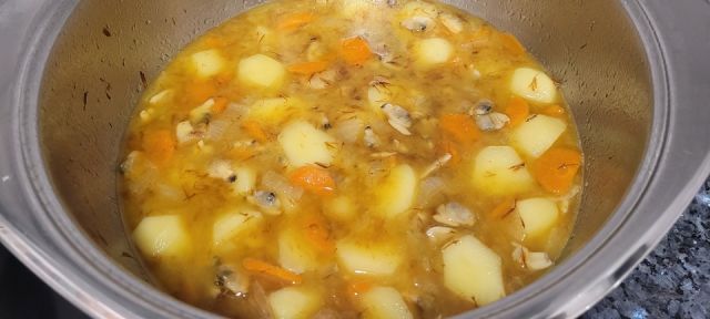 Guiso con almejas Guiso con almejas