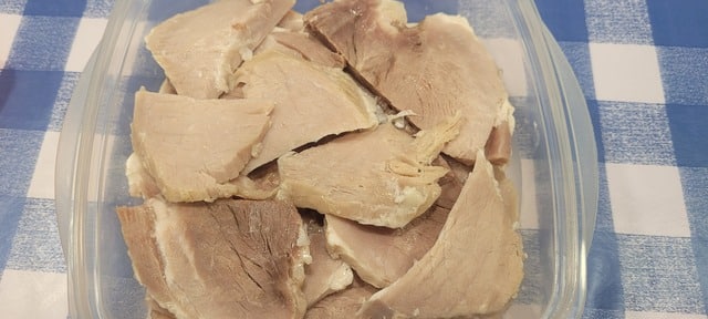 Jamón cocido en recipiente