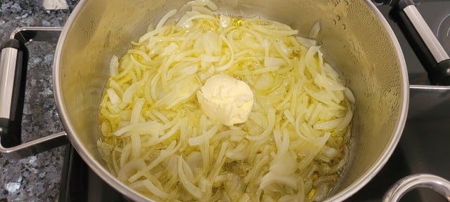 Cebolla y mantequilla