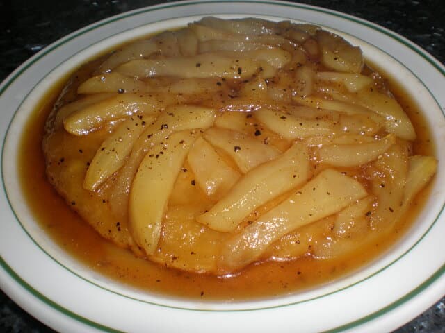 Tarta tatin de pera y pimienta
