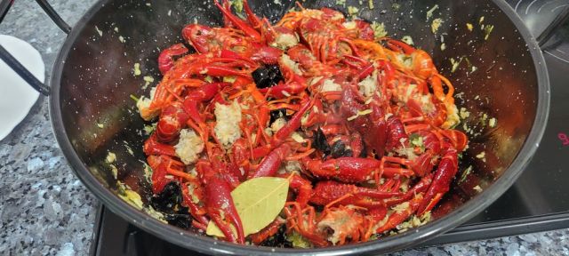 Cocinar los cangrejos de río